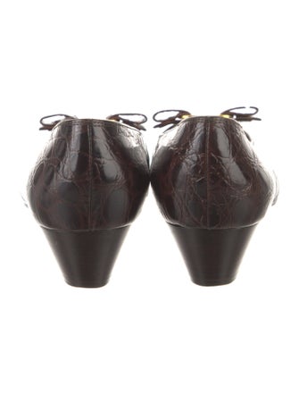 Salvatore Ferragamo Embossed Leather Bow Accents Pumps