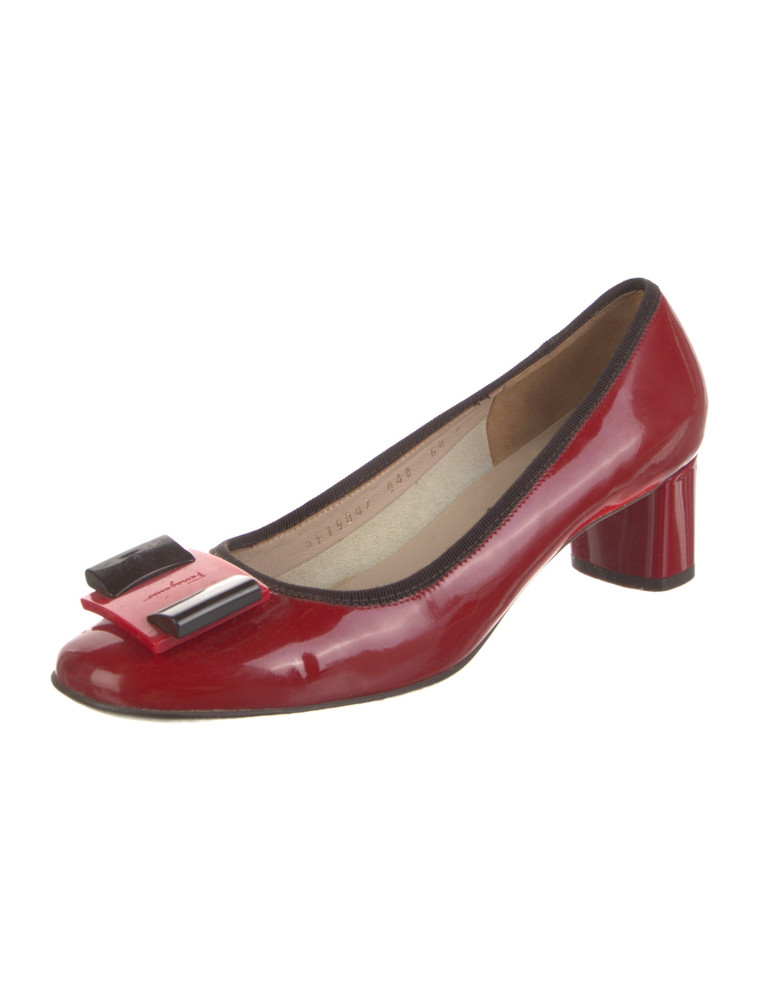 Salvatore Ferragamo Vara Bow Accent Patent Leather Pumps