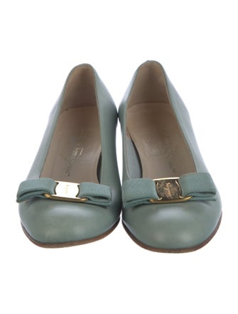 Salvatore Ferragamo Vara Bow Accent Leather Flats