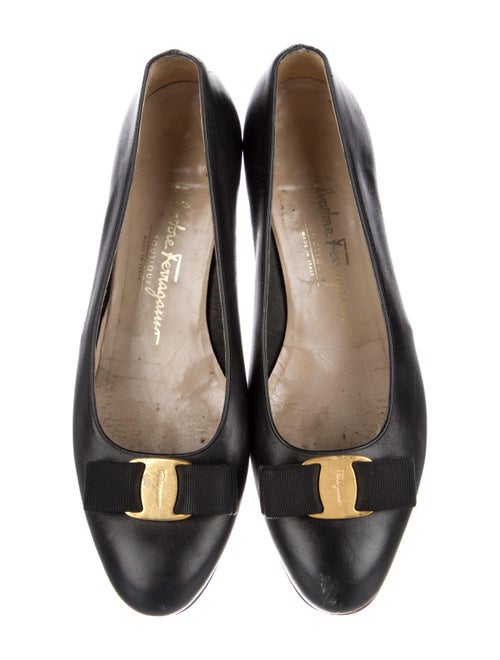 Salvatore Ferragamo Vara Bow Accent Leather Pumps