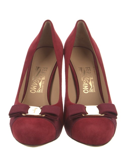 Salvatore Ferragamo Vara Bow Accent Suede Pumps