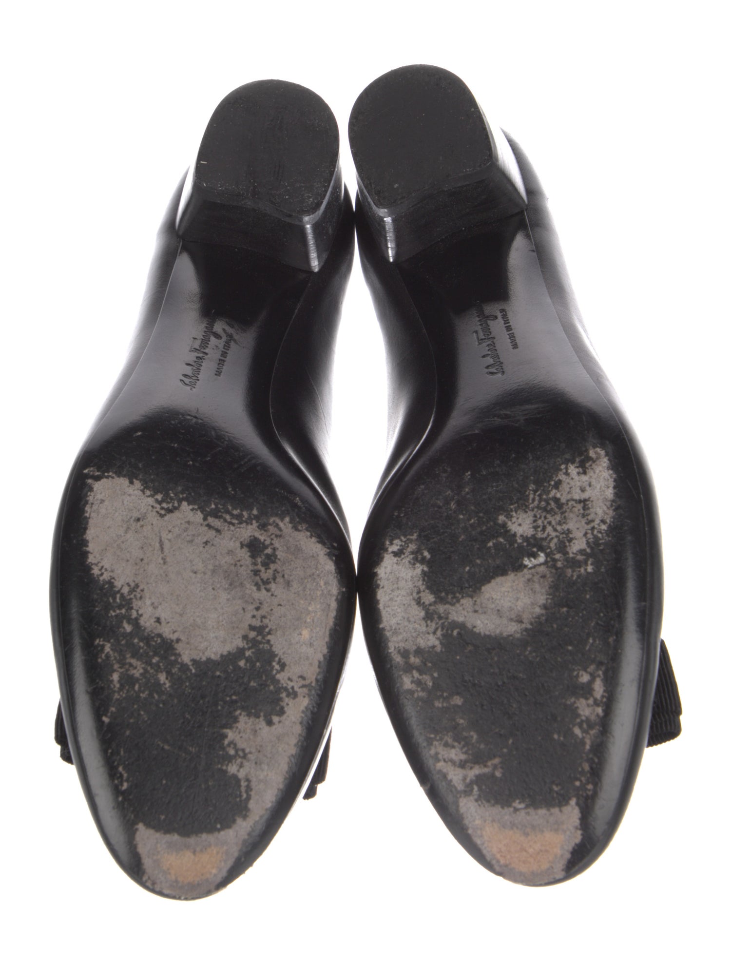 Salvatore Ferragamo Vara Bow Accent Leather Pumps