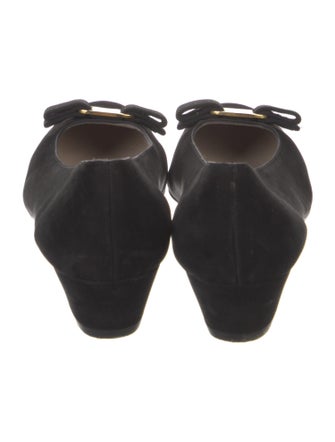 Salvatore Ferragamo Vara Bow Accent Suede Pumps