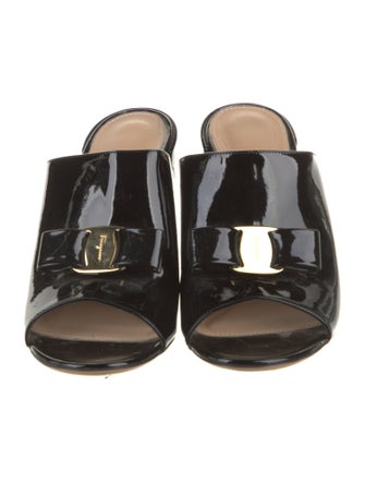 Salvatore Ferragamo Vara Bow Accent Patent Leather Slides