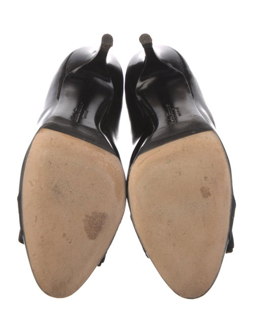 Salvatore Ferragamo Vara Bow Accent Patent Leather Pumps