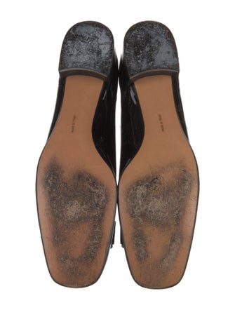 Salvatore Ferragamo Vara Bow Accent Patent Leather Flats