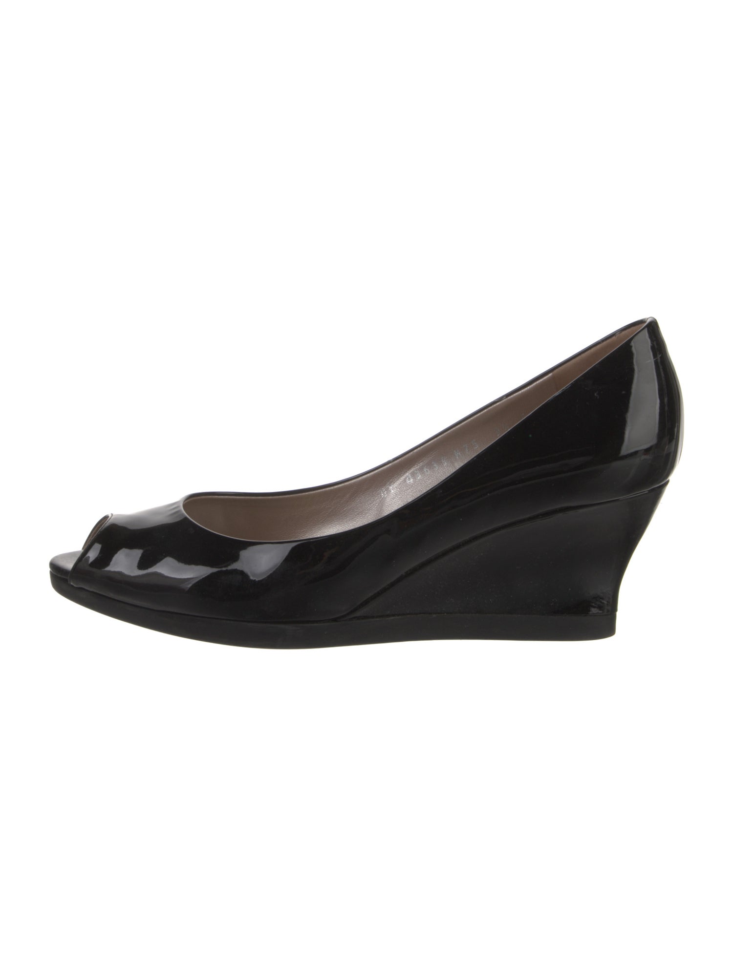 Salvatore Ferragamo Vara Bow Accent Patent Leather Pumps
