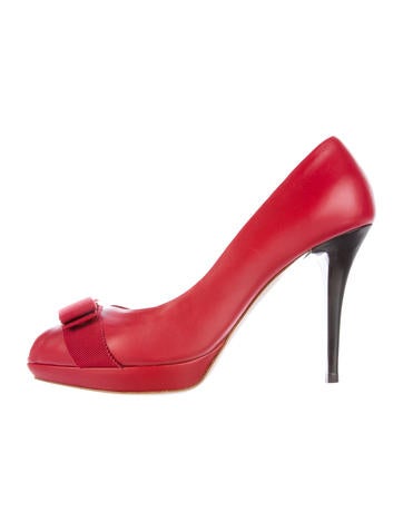 Salvatore Ferragamo Gilia Leather Pumps