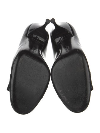 Salvatore Ferragamo Vara Bow Accent Patent Leather Pumps