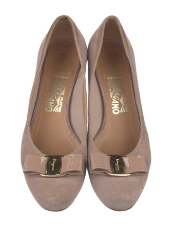 Salvatore Ferragamo Vara Bow Accent Suede Pumps
