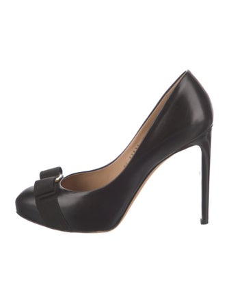 Salvatore Ferragamo Vara Bow Accent Leather Pumps