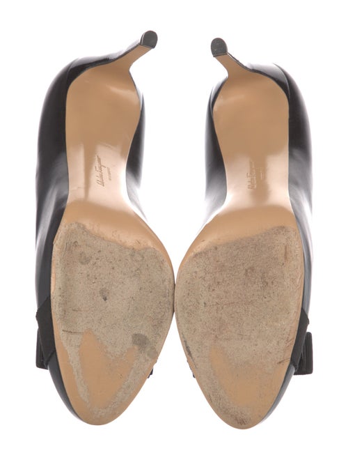 Salvatore Ferragamo Vara Bow Accent Leather Pumps