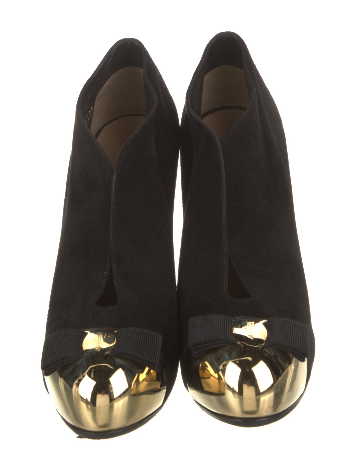 Salvatore Ferragamo Vara Bow Accent Suede Pumps