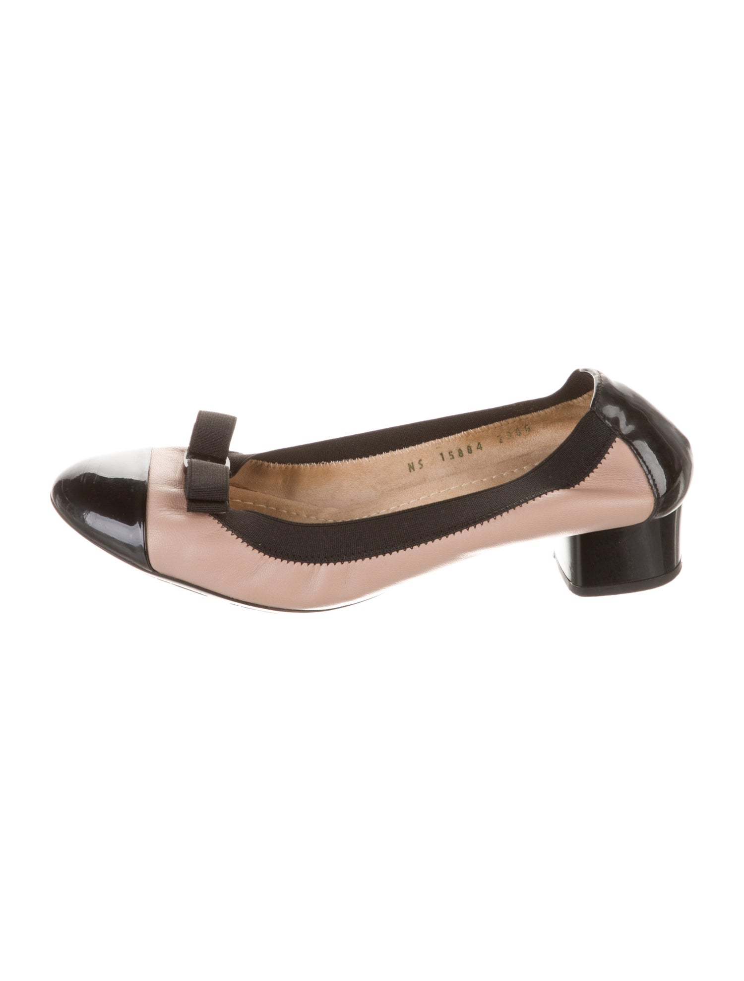 Salvatore Ferragamo Vara Bow Accent Leather Pumps