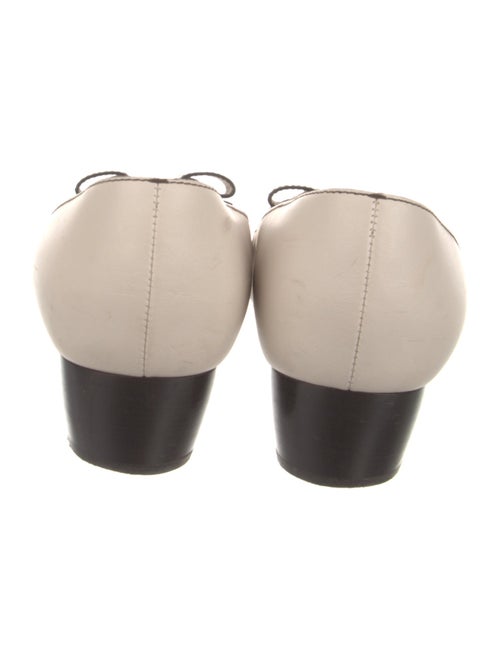 Salvatore Ferragamo Vara Bow Accent Leather Pumps