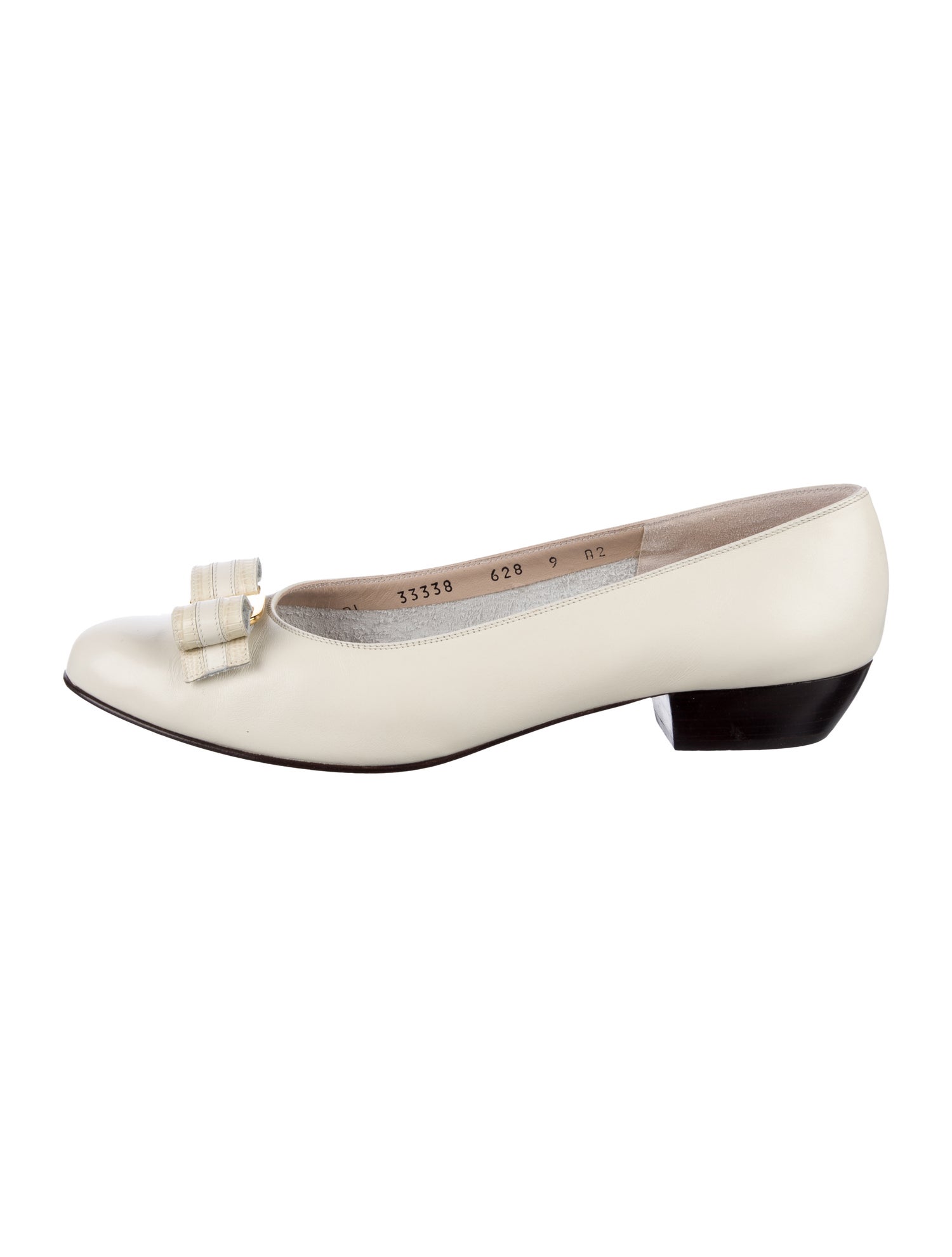 Salvatore Ferragamo Vara Bow Accent Leather Pumps