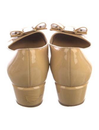 Salvatore Ferragamo Vara Bow Accent Patent Leather Pumps
