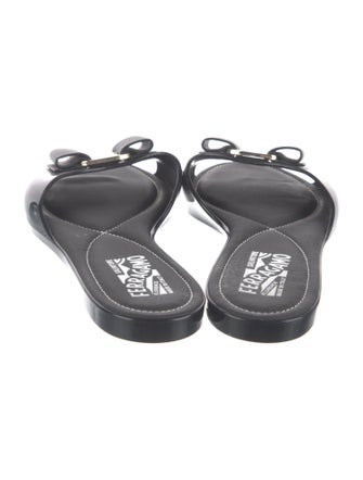 Salvatore Ferragamo Vara Bow Vara Bow Accent Slides