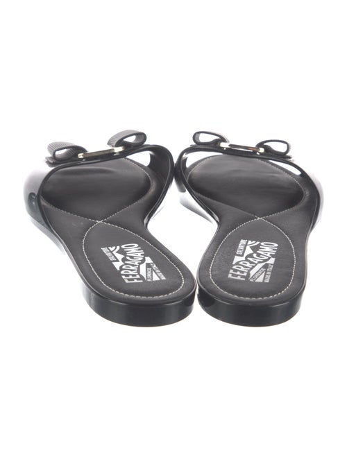 Salvatore Ferragamo Vara Bow Vara Bow Accent Slides