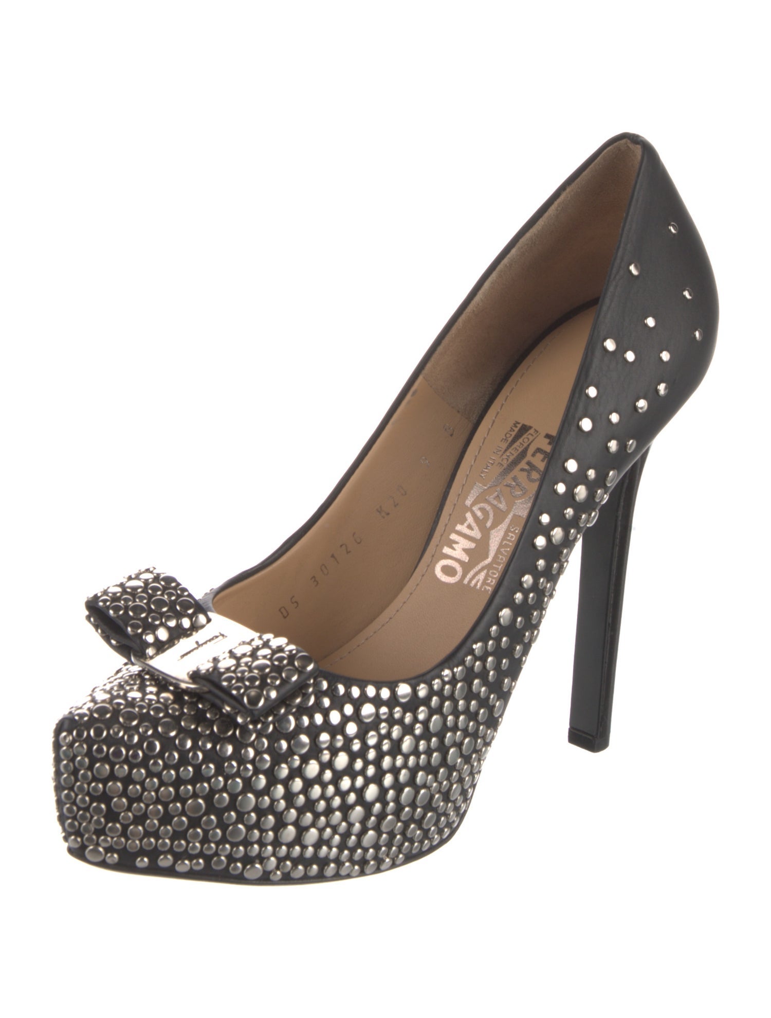 Salvatore Ferragamo Vara Bow Accent Leather Pumps