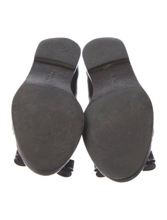 Salvatore Ferragamo Vara Bow Accent Patent Leather Flats