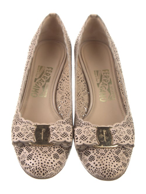 Salvatore Ferragamo Vara Bow Accent Leather Pumps