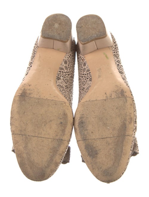 Salvatore Ferragamo Vara Bow Accent Leather Pumps