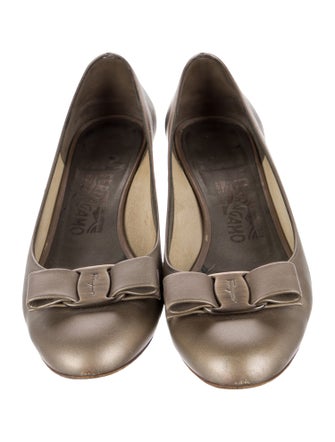 Salvatore Ferragamo Leather Bow Accents Pumps