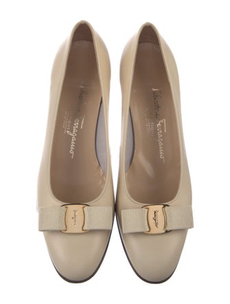 Salvatore Ferragamo Vara Bow Accent Leather Pumps