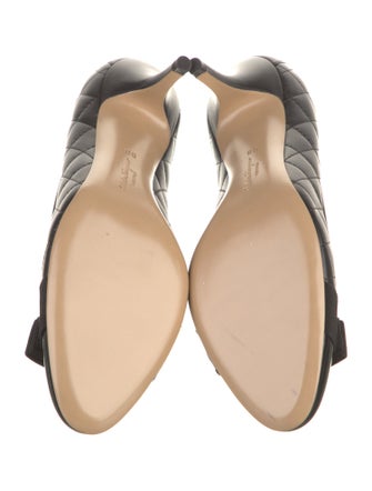 Salvatore Ferragamo Vara Bow Accent Leather Pumps