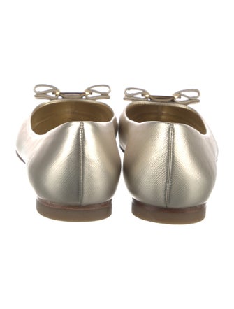 Salvatore Ferragamo Vara Bow Accent Leather Ballet Flats