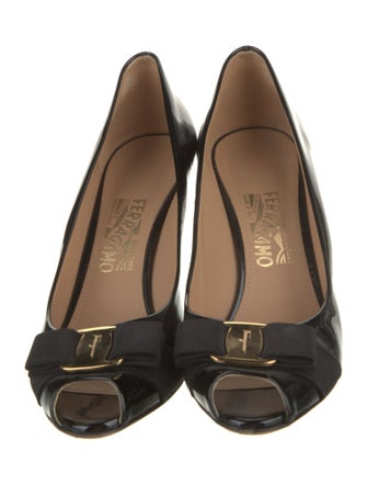 Salvatore Ferragamo Vara Bow Accent Patent Leather Pumps