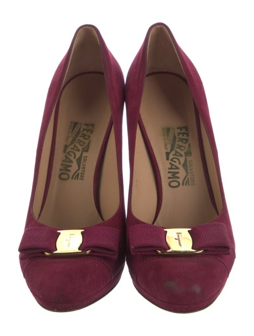 Salvatore Ferragamo Vara Bow Accent Suede Pumps