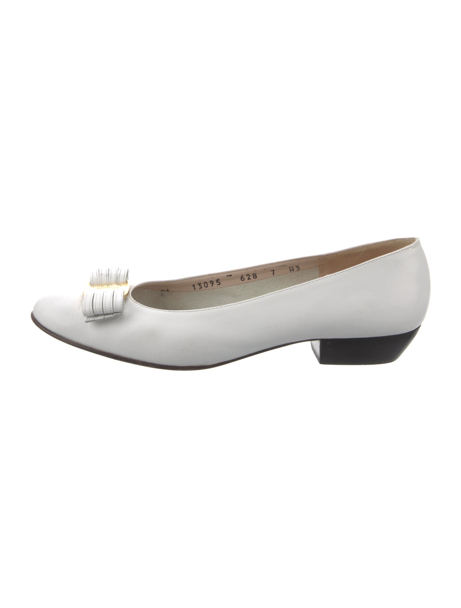 Salvatore Ferragamo Vara Bow Accent Leather Flats