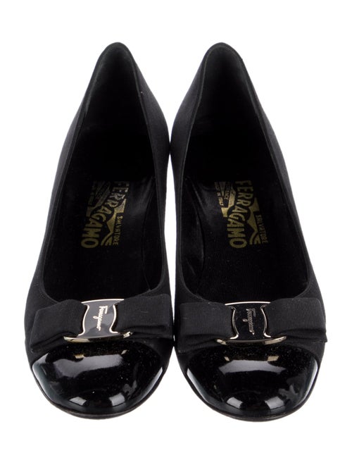 Salvatore Ferragamo Vara Bow Accent Bow Accents Pumps