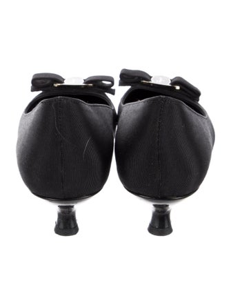 Salvatore Ferragamo Vara Bow Accent Bow Accents Pumps