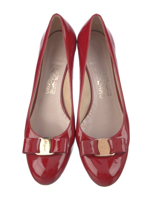 Salvatore Ferragamo Vara Bow Accent Patent Leather Pumps