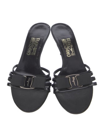 Salvatore Ferragamo Vara Bow Accent Leather Slides