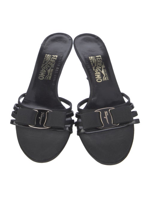 Salvatore Ferragamo Vara Bow Accent Leather Slides