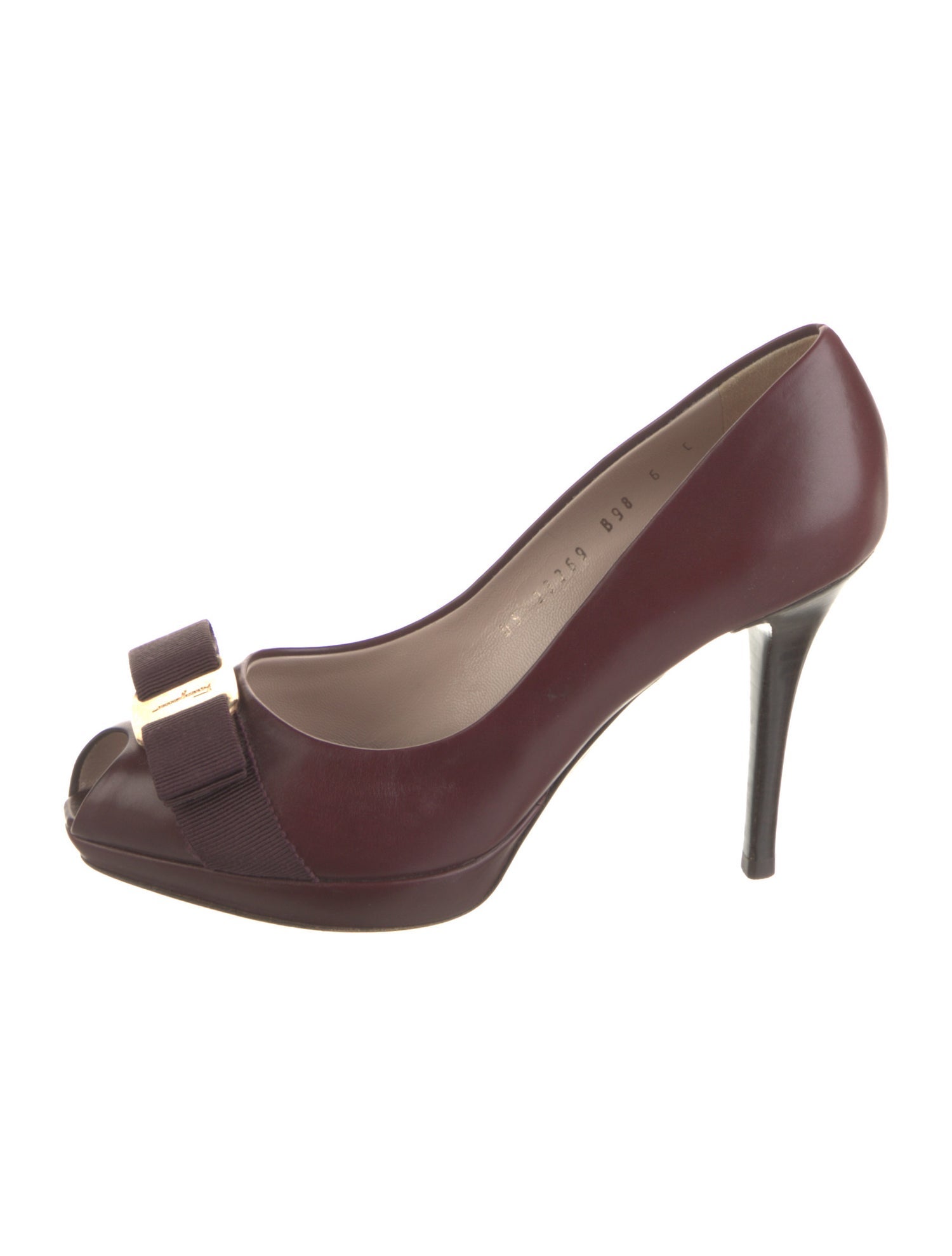 Salvatore Ferragamo Vara Bow Accent Leather Pumps