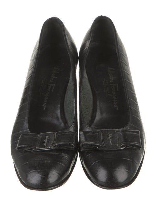 Salvatore Ferragamo Embossed Leather Bow Accents Pumps
