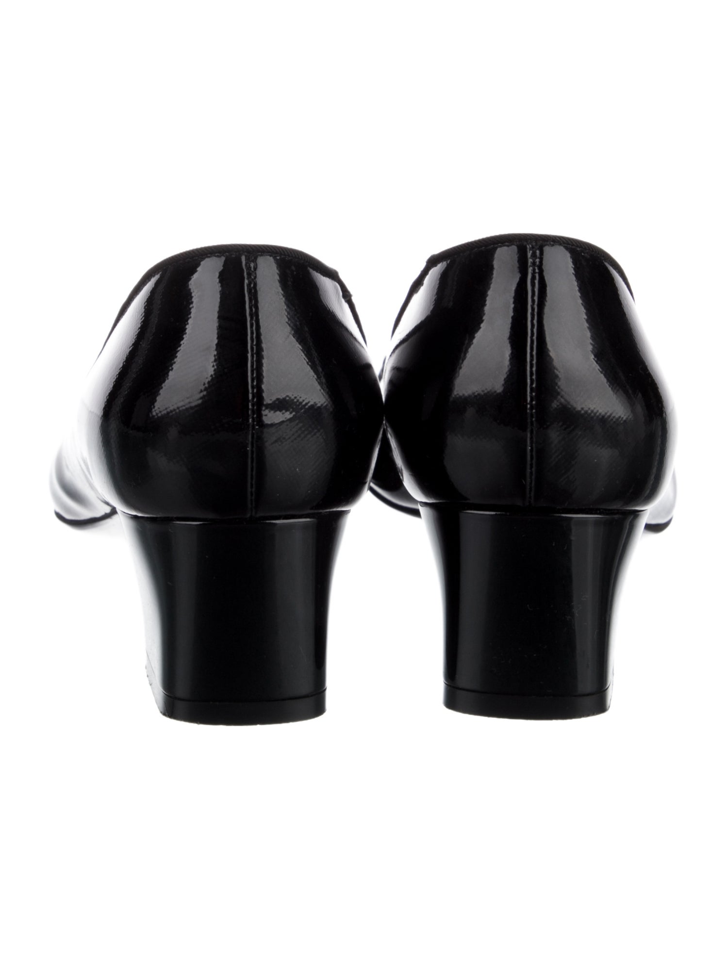 Salvatore Ferragamo Vara Bow Accent Patent Leather Pumps