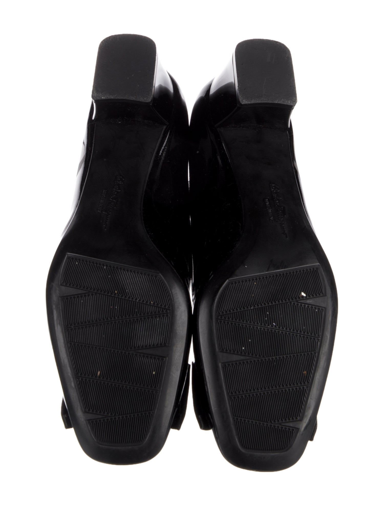 Salvatore Ferragamo Vara Bow Accent Patent Leather Pumps