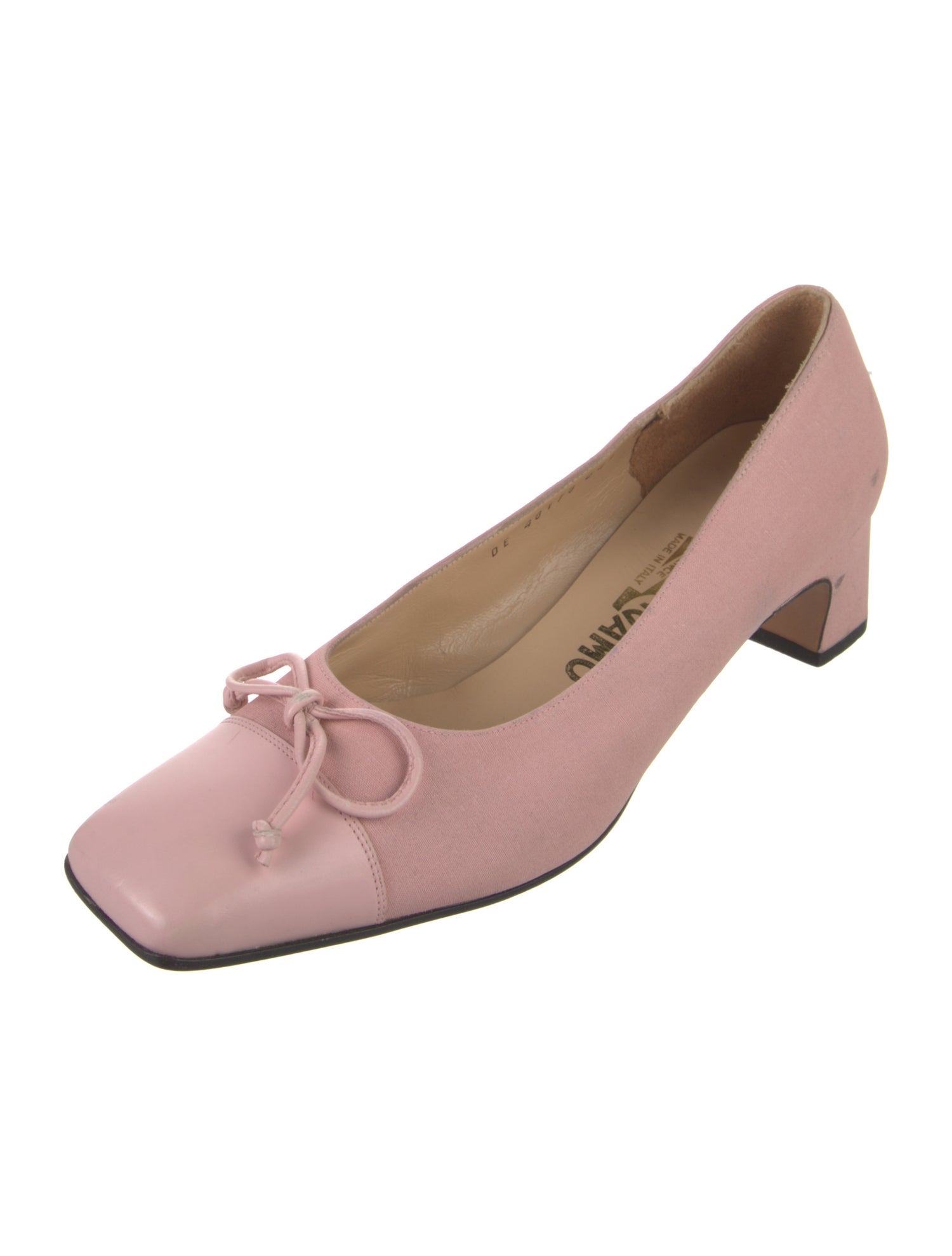 Salvatore Ferragamo Vara Bow Accent Leather Pumps