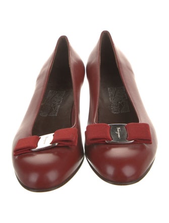 Salvatore Ferragamo Vara Bow Accent Leather Pumps