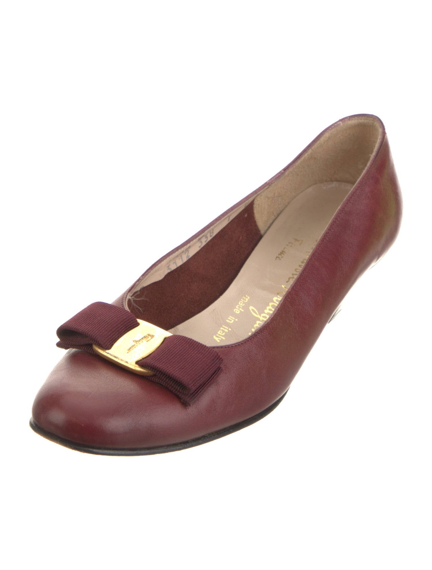 Salvatore Ferragamo Vara Bow Accent Leather Pumps