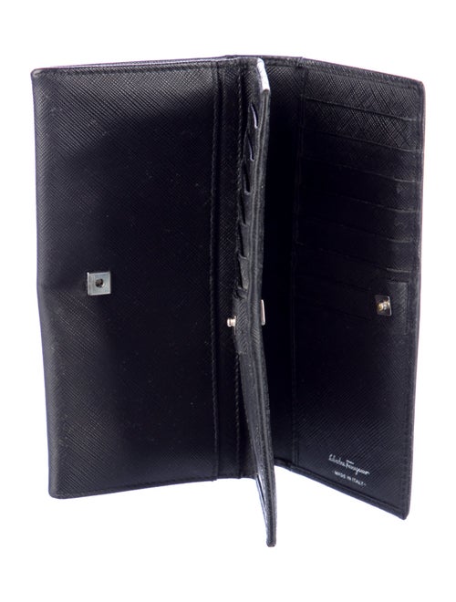 Salvatore Ferragamo Gancini Logo Leather Continental Wallet