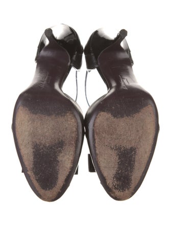 Salvatore Ferragamo Vara Bow Accent Patent Leather D'Orsay Pumps