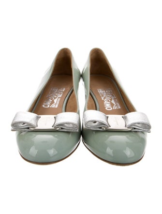 Salvatore Ferragamo Vara Bow Accent Patent Leather Pumps