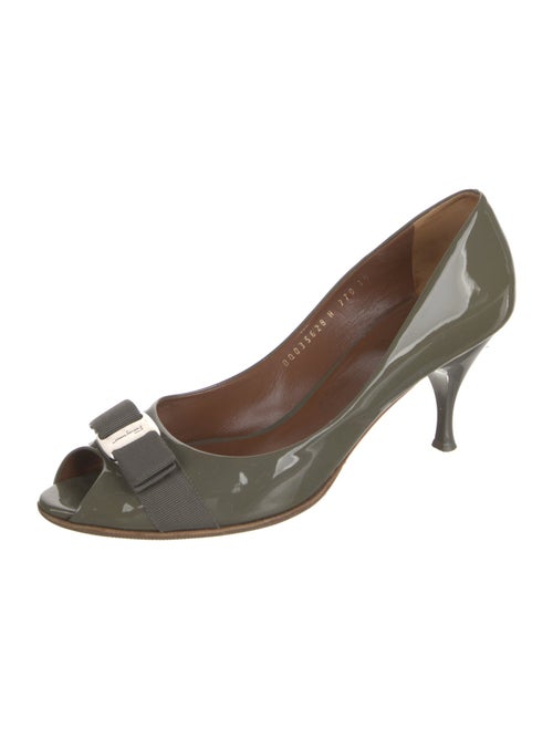 Salvatore Ferragamo Vara Bow Accent Patent Leather Pumps